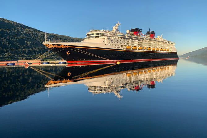Nordfjordeid Private Shore Excursion, Glaciers and SkyLift Ride - Hornindalsvatnet: Europes Deepest Lake and Its Legends
