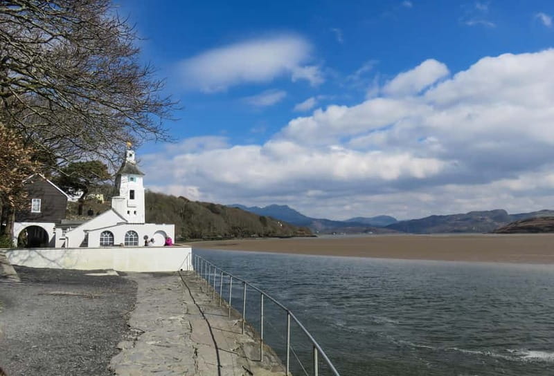 North Wales' Coast: Online Trip Travelguide Anglesey/Wrexham - Highlights of Key Destinations