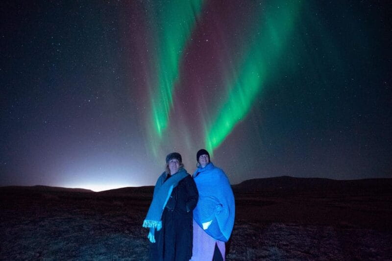 Northern Lights, Off-Road Truck, Photos, Hot Cocoa, Pastries - Entering the Icelandic Night: A Close-Up of the Experience