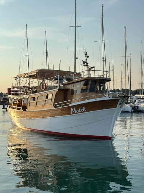 Novigrad: Lim Fjord & Rovinj Boat Trip with Lunch and Drinks - Scenic Cruise to Rovinj: An Introduction to Istria’s Coastline
