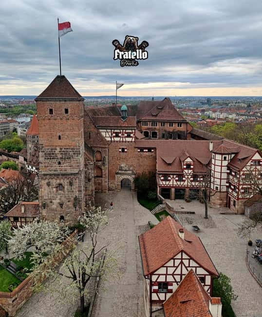 Nuremberg: Castle and Old Town Tour - incl. admission tickets and red beer tasting - Exploring Nuremberg’s Old Town: A Step Back in Time