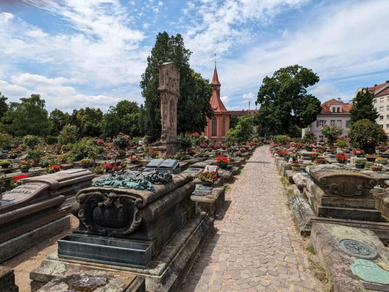 Nuremberg: St. Johannis Friedhof &Hesperidengärten IN GERMAN - The Real Highlights of the Guided Tour