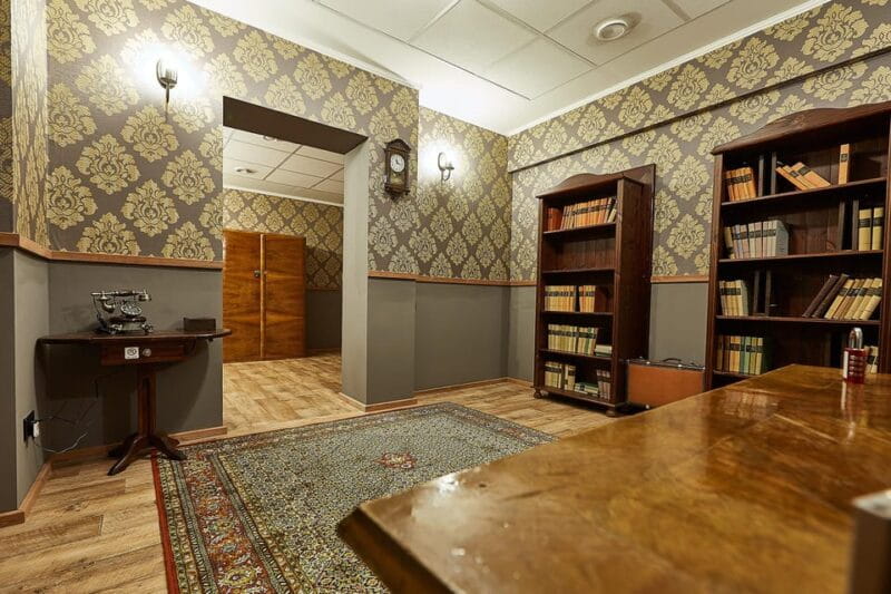 Nürnberg: Sherlock's Case Escape Room Game - Entering The Detective’s World