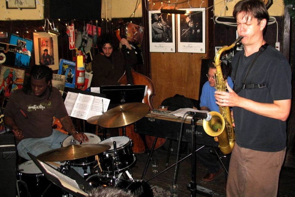 NYC: Greenwich Village Jazz Crawl - Tour Duration and Participant Numbers