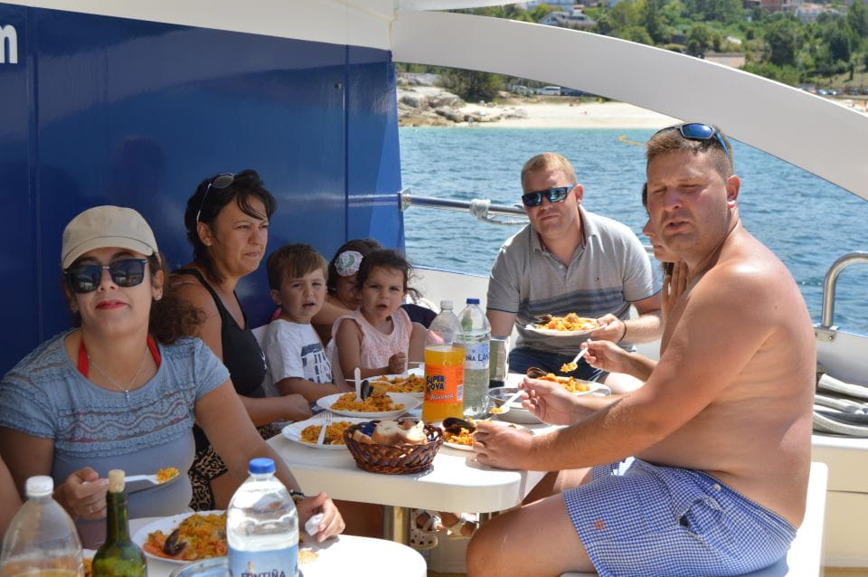 O Grove: Ría De Arousa Catamaran Tour With Seafood Lunch - Important Details to Note