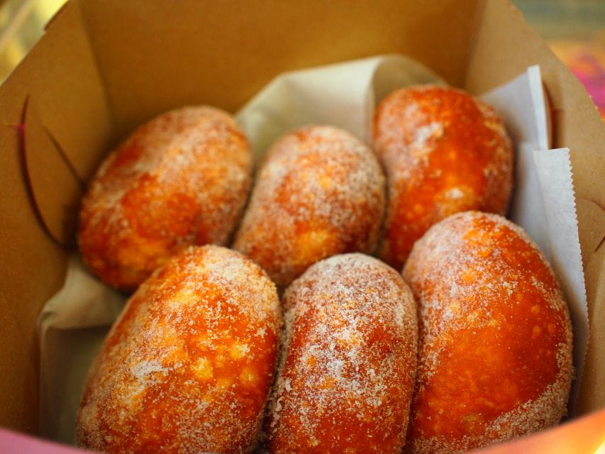 Oahu: Diamond Head Sunrise Hike With Acai Bowl and Malasada - Hike to Diamond Head Summit