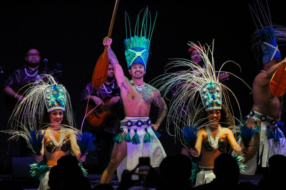 Oahu: Ka Moana Luau Dinner and Show at Aloha Tower - Reservation and Logistics