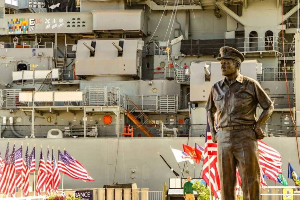 Oahu: Pearl Harbor Battleship & Helicopter Tour - Inclusions and Exclusions