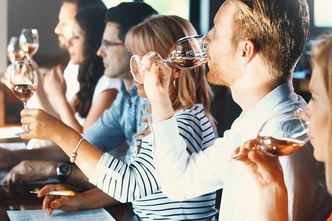 Oakville To Niagara Falls Day Tour (Includes Boat Cruise & Wine Tasting) - Niagara-on-the-Lake Exploration