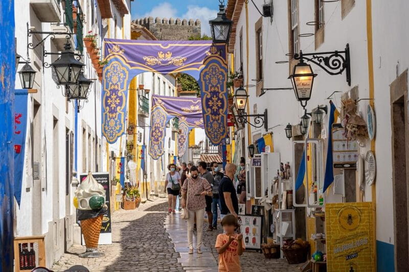 Óbidos: Flexible Walking Tour in Medieval Town - Walking Through Óbidos: A Detailed Journey