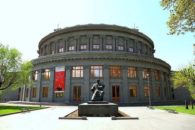 Observing city tour in Yerevan - Additional Attractions: Swan Lake and Local Gems