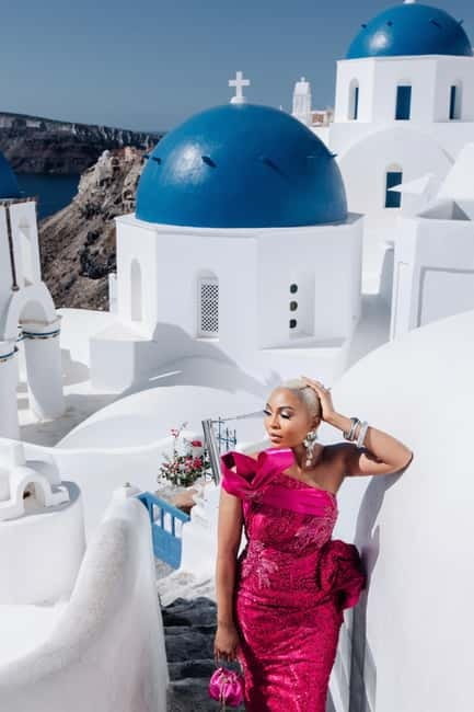 Oia: Private Photoshoot Session with a Professional - Entering Santorini’s Most Photogenic Village