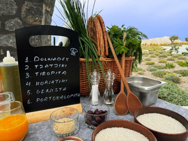 Oia: Retreat Infinity Pool Ticket with Sea and Sunset Views - What Makes This Experience Stand Out?