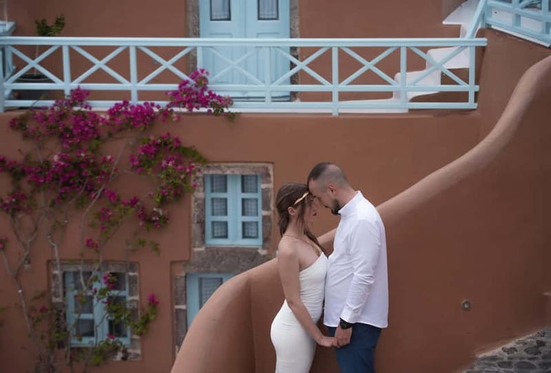 Oía: Santorini Professional Photoshoot with Edited Photos - Practical Tips for Your Photoshoot