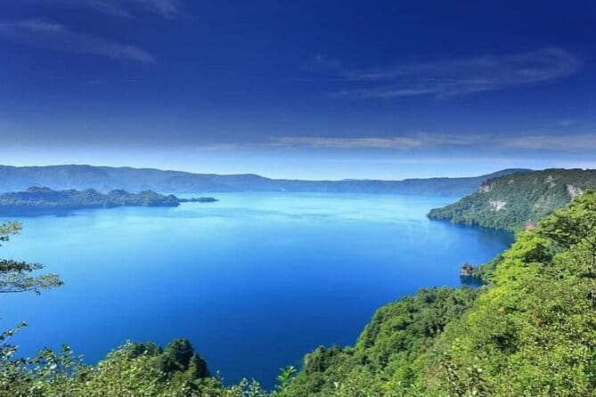 Oirase Gorge and Lake Towada Day Hike With Government-Licensed Guide - Key Points