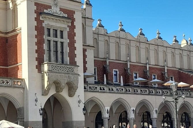 Old Town of Krakow and Wawel in Russian - Practical Details and Tips for Your Visit