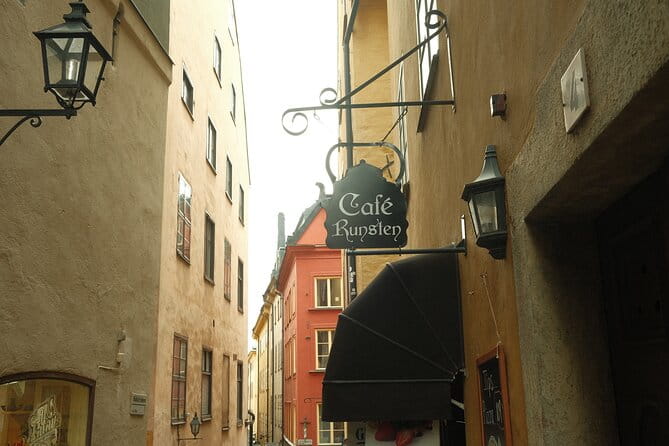 Old Town Self-Guided Tour with interactive challenges - Who Should Consider This Tour?