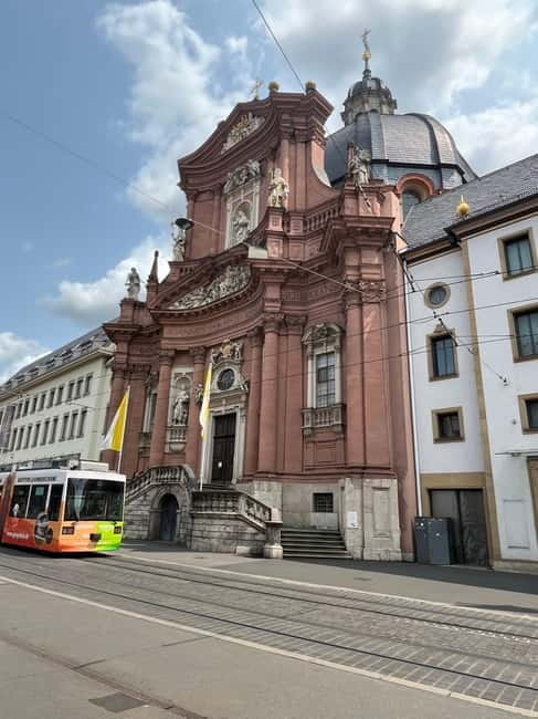 Old town tour of Würzburg with wine tasting on the Old Main Bridge - Discovering Würzburg: An Intimate Two-Hour Journey