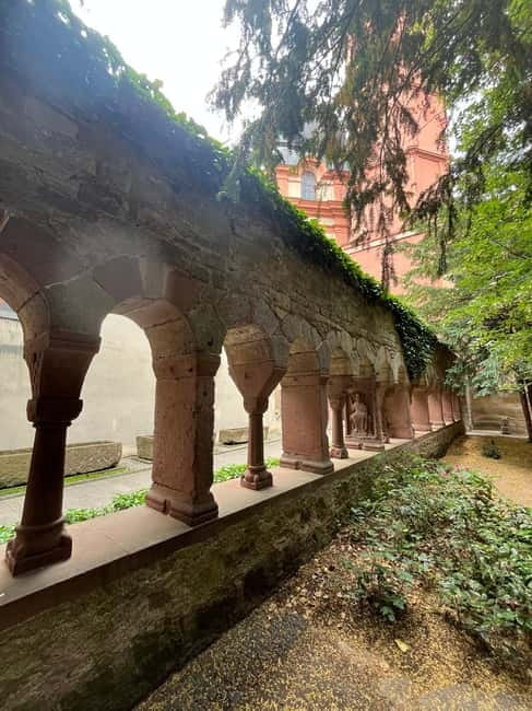 Old town tour of Würzburg with wine tasting on the Old Main Bridge - Who Will Love This Tour?