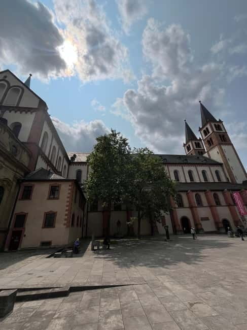 Old town tour of Würzburg with wine tasting on the Old Main Bridge - FAQs
