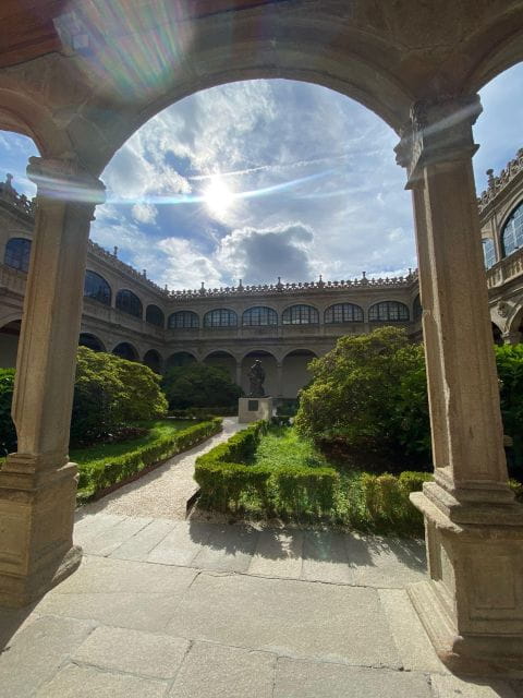 Old town walking tour in a small group - Exploring Santiago de Compostela Through Its Streets and Stories