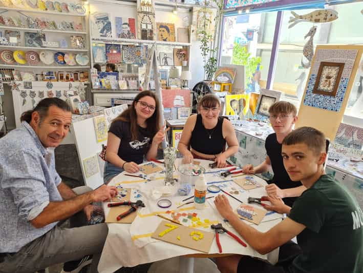 Olhão: Art Mosaic 2 hours Workshop by MosaicOlhão - The Final Touch: From Workshop to Home