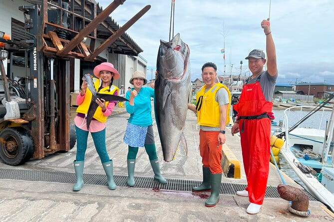 Oma Maguro Sea Polefishing With Fisherman - Essential Equipment for Sea Polefishing