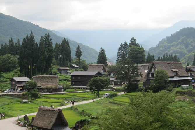 [One-Day Bus Tour Departing From Kanazawa Station] Shirakawa-Go and Gokayama - Two World Heritage Villages Enjoyable Bus Tour - Traveler Recommendations and Experiences