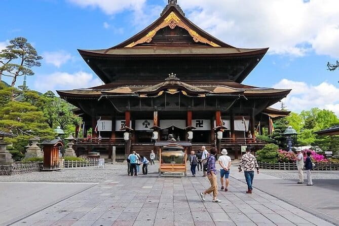 One Day Snow Monkeys Zenko Ji Temple and Sake in Nagano - Cancellation and Flexibility Policy