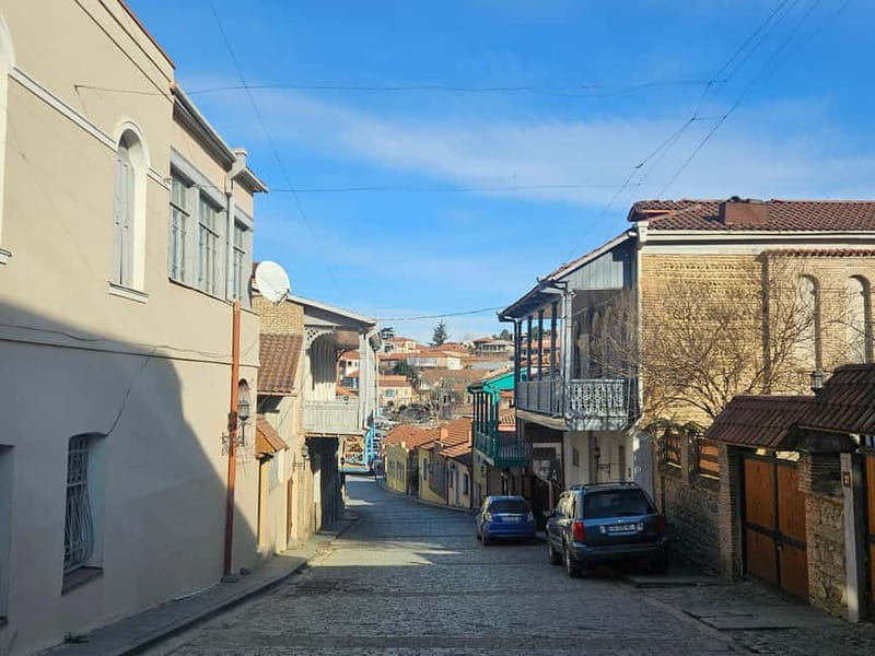 One-day tour in Kakheti with a guide and free wine tasting - Sighnaghi: A Walk Through a Tuscan-Style Village