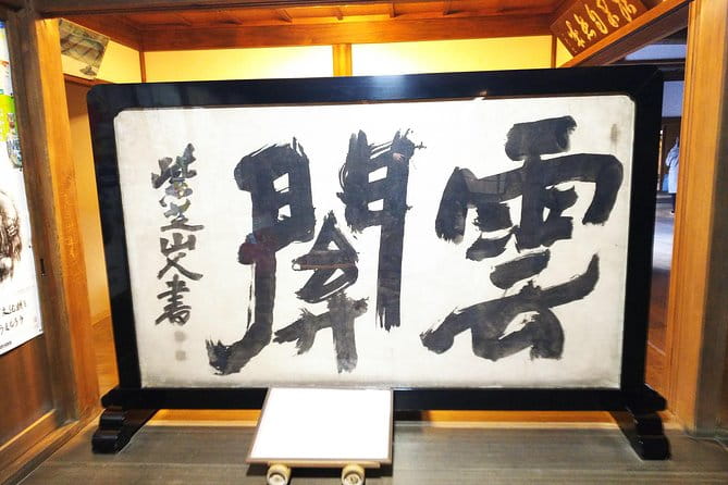 One-Day Walking Tour : Enjoy Kyoto to the Fullest! - Exploring Kyotos Iconic Sights