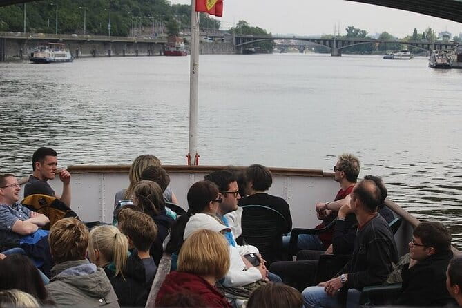 One Hour Boat Tour on Vltava River - Exploring Prague from the Vltava: What to Expect