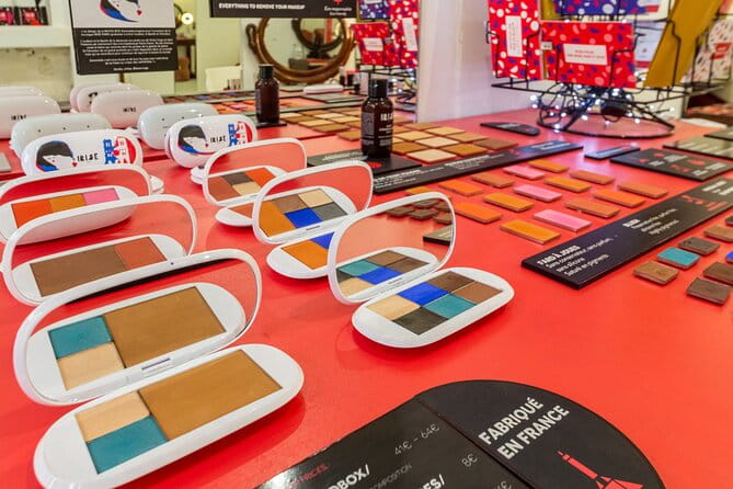 One-hour Private Makeup Class with a Pro Makeup Artist - Price and Logistics