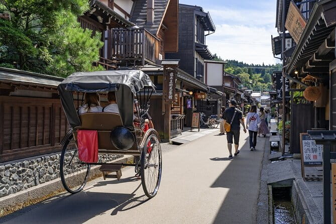 One Way Bus From Kanazawa to Takayama With a Stop at Shirakawago - Inclusions and Exclusions of the Trip