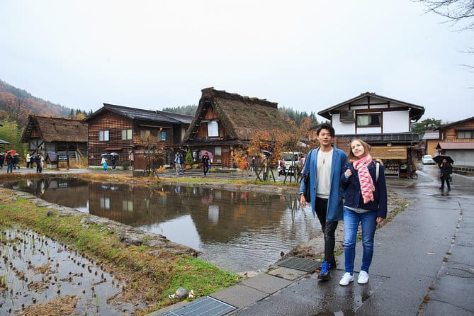 One-Way Bus From Takayama to Osaka via Shirakawago - Meeting Points and Schedule