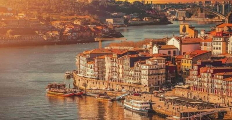OPORTO: 2H30 - SUNSET TOUR PORTO - Key Points / Takeaways