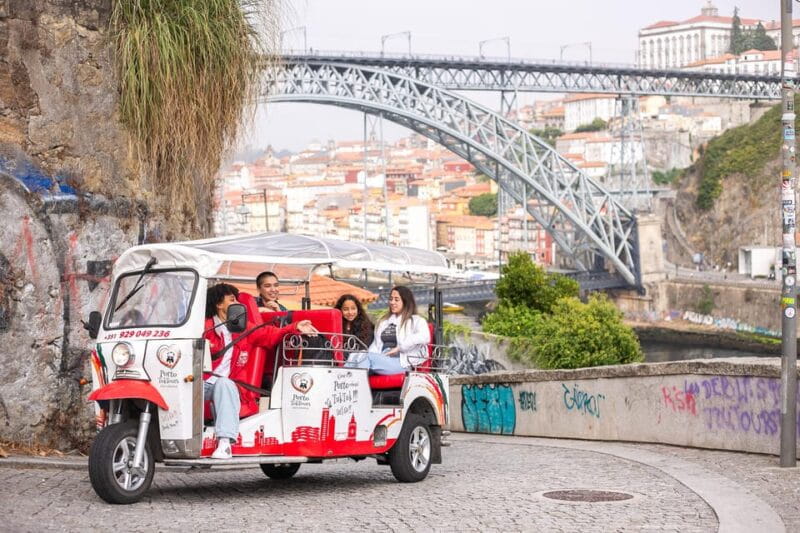 Oporto Tuk Tuk Tour: Among bridges and mysteries - 1.30h - Key Points and Takeaways