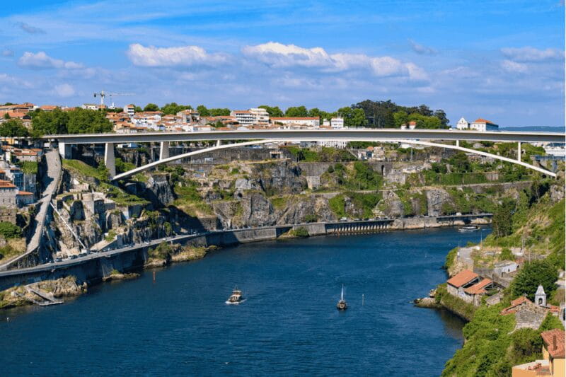 Oporto Tuk Tuk Tour: Among bridges and mysteries - 1.30h - Approaching the Final Stop: The River’s Mouth