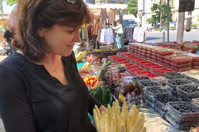 Organic Market Tasting & History Tour by the Eiffel Tower - Who Will Love This Tour?
