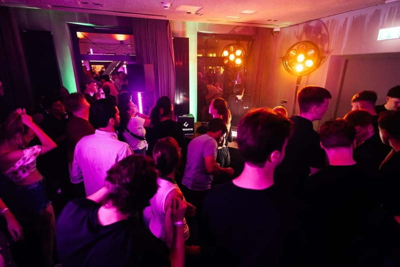 Original Hamburg Pub Crawl Sex & Crime St. Pauli Tour - Price and Practical Details