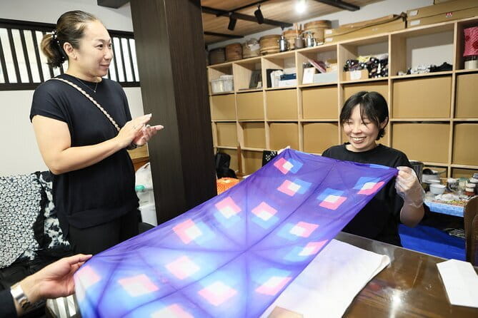 Original Scarf Tie-Dyeing Experience and Workshop Tour - Meeting Details and Logistics