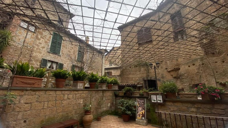 Orvieto: Duomo & Hidden Wonders Walking Tour - Introducing the Tour: A Balanced Mix of Beauty and Secrets
