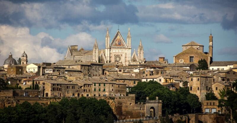 Orvieto: Old Town Guided Walking Tour - Key points / Takeaways