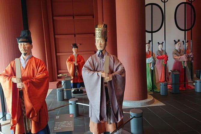 Osaka Castle & Dotonbori Lively One-Day Walking Tour - Strolling Japans Longest Shopping Street