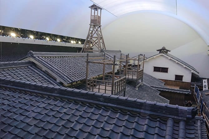 Osaka Castle & Dotonbori Lively One-Day Walking Tour - Taking in Dotonboris Vibrant Nightlife