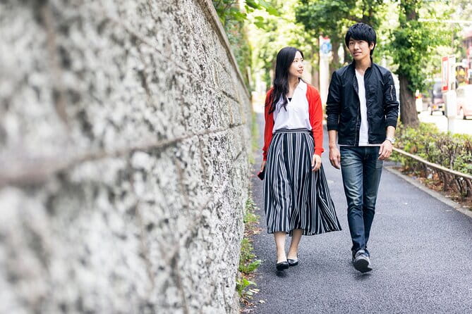 Osakas Romantic Escapade: A Journey of Love and Lights - Local Guide Services: Your Personal Connection