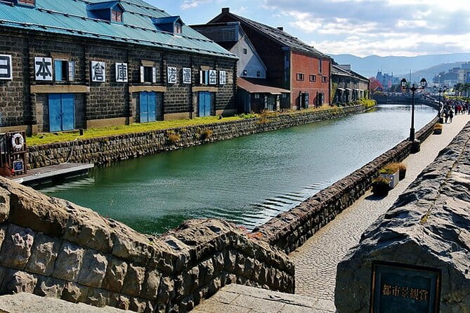 Otaru 4hr Private Trip With Government-Licensed Guide - Indulging in Otarus Sweet Shops and Restaurants