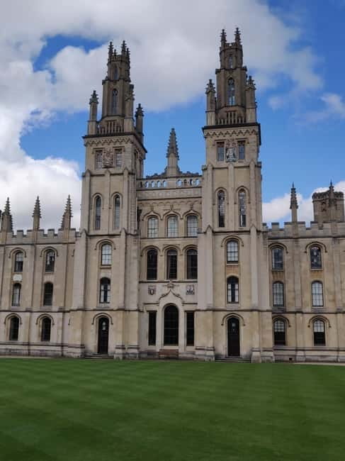 Oxford: Private Guided Walking Tour of University and City - The Fine Details: Price, Duration, and Practical Tips