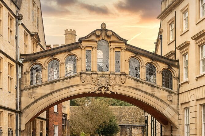 Oxford Walking Tour - Discover its University and Traditions - The Sum Up