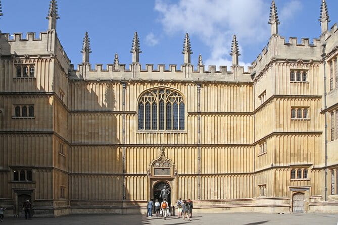 Oxford, Windsor and Eton - Day Tour From Brighton - Group Size and Operator